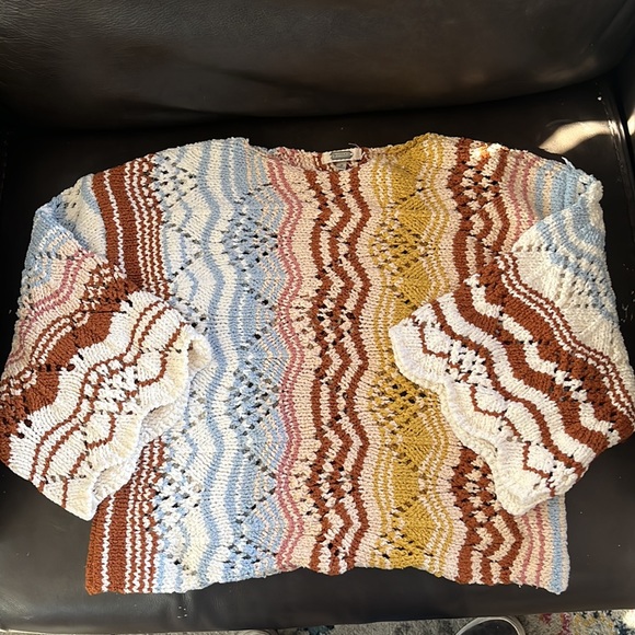 Beautiful gimmicks sweater in perfect condition size small - Picture 6 of 8